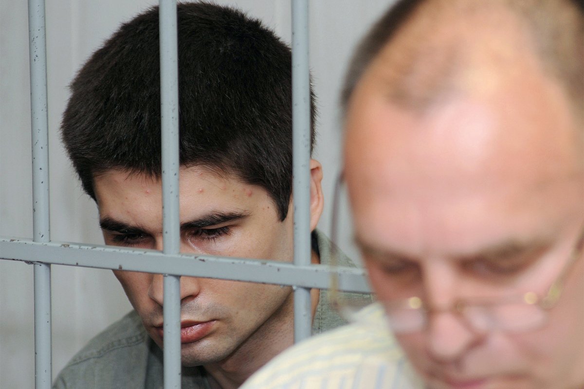 Илья Галкин (слева) в Краснодарском краевом суде
