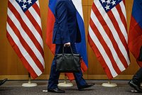 До оттепели далеко. Об ослаблении санкционного давления на россиян говорить пока рано. Почему повезло только некоторым?